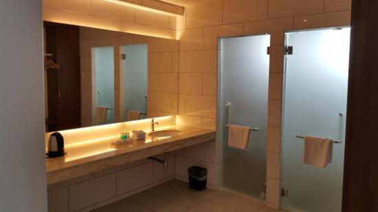 Mandurah Hotel Куантан Экстерьер фото